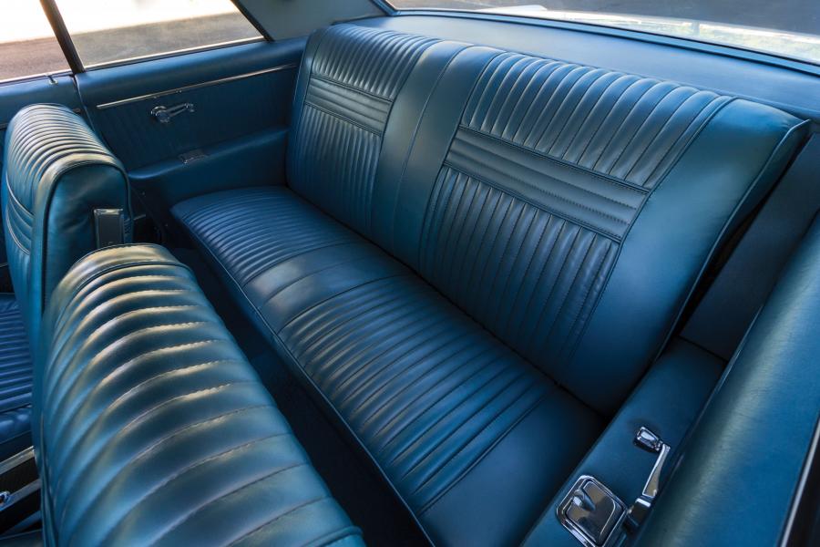 Интерьер Oldsmobile F-85 Cutlass 442 Holiday Coupe (3237) 1964 года  (фото 12 из 14)